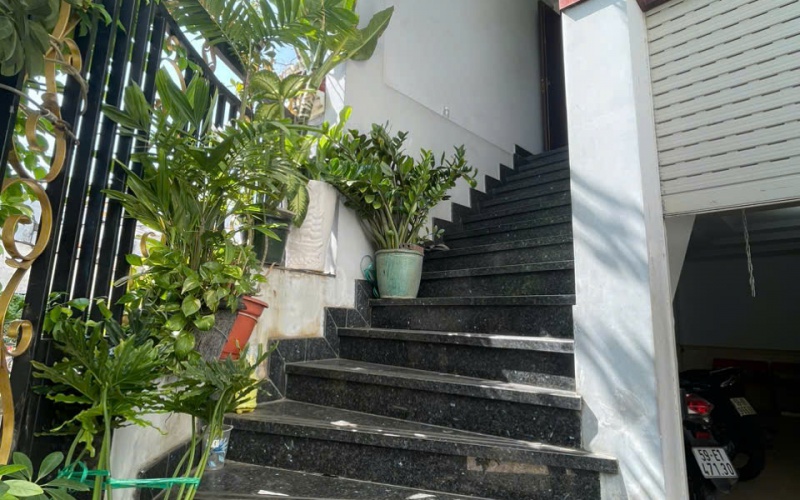 Nhà cấp 3 kết cấu 1 trệt 3 tầng