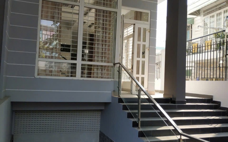 Bán nhà mặt tiền đường Lê Văn Thịnh, TP Thủ đức