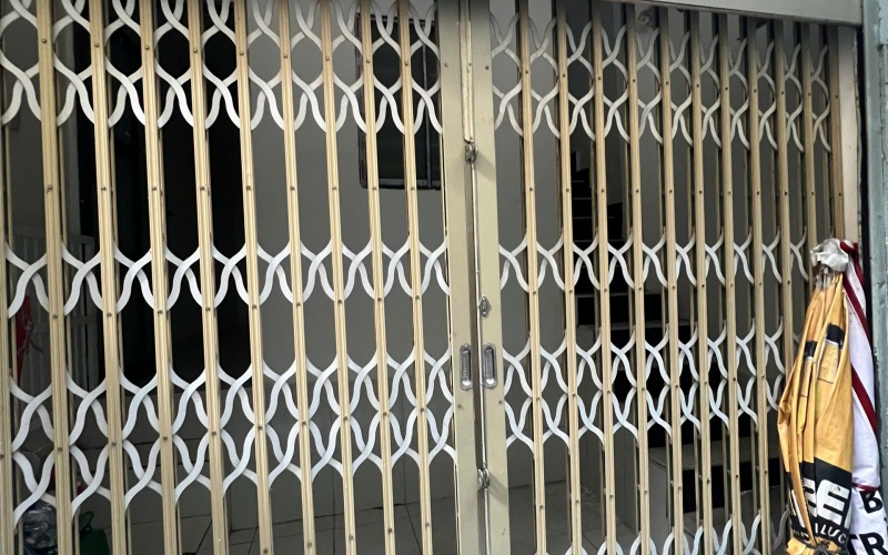 Bán tài sản đầu tư cho thuê dịch vụ Nhà hẻm (1 sẹc) 4m, đường vào nhà # 1,5m, 