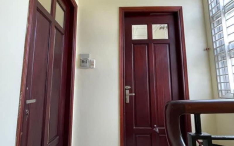 Bán nhà hẻm (trước nhà # 2,5m) # 300m ra Trần Xuân Soạn quận 7 (giao đường Hoàng Trọng Mậu), 